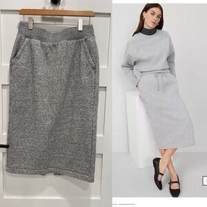 Cozy Uniqlo skirt with pockets
